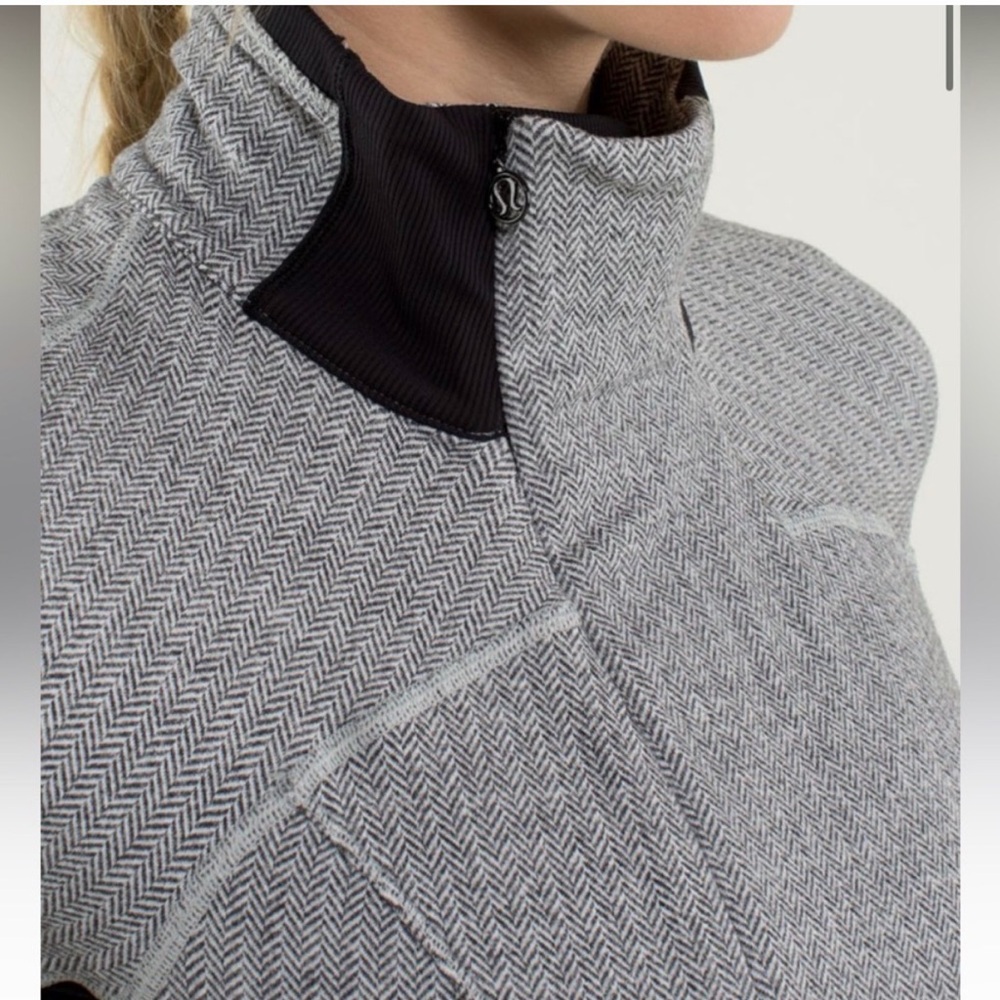Lululemon Base Run 1/2 Zip - Picture 3 of 6